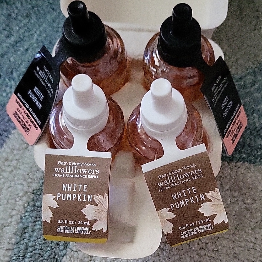 Bath & Body Works White Pumpkin Wallflowers Refill Pack - Clear Amber Liquid